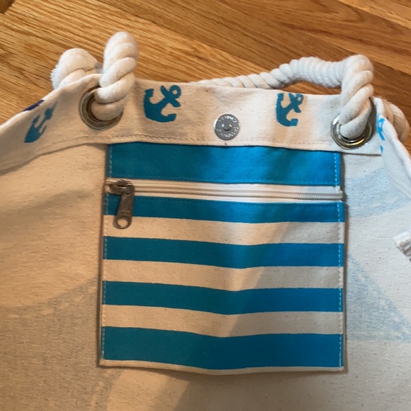 New, no tags, Two’s Company Anchors Away tote bag - Picture 3 of 4